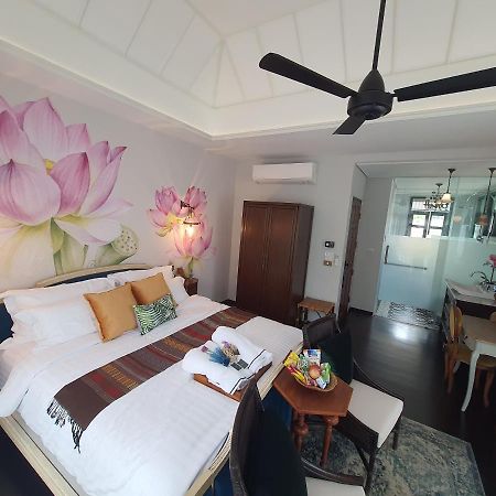 The Knight House Bangkok Apartment Exterior photo