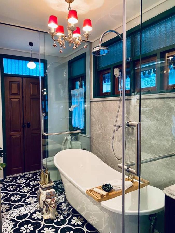 The Knight House Bangkok Apartment Exterior photo